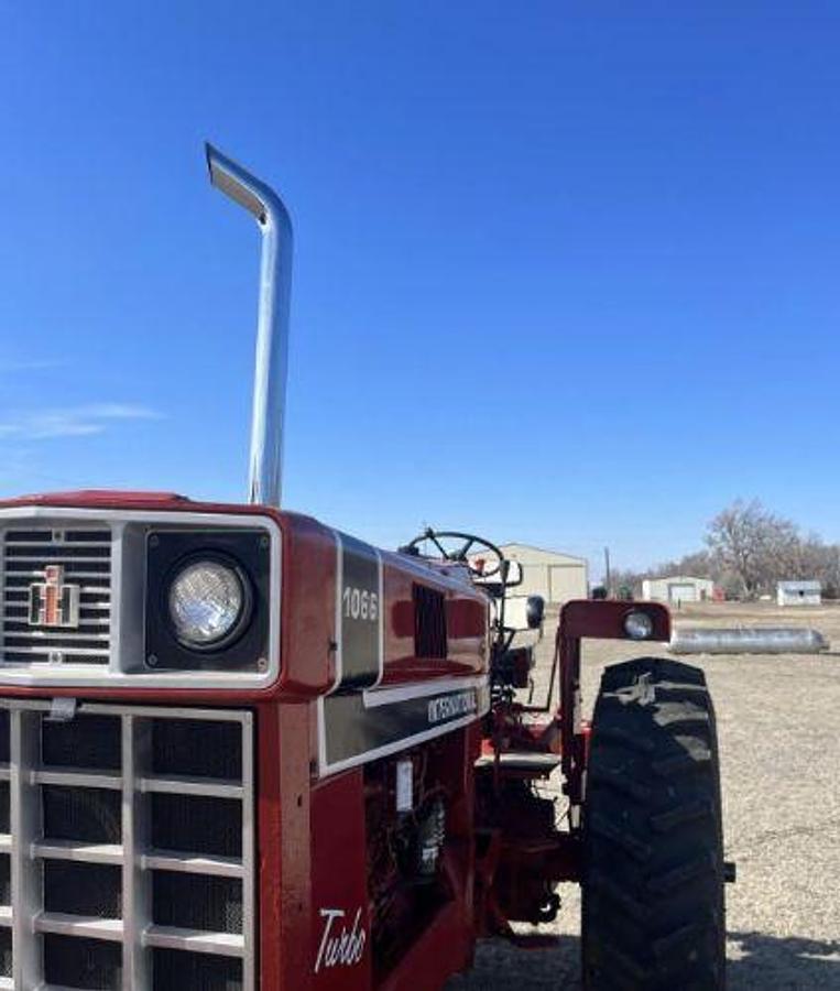 Used 1976 INTERNATIONAL 1066