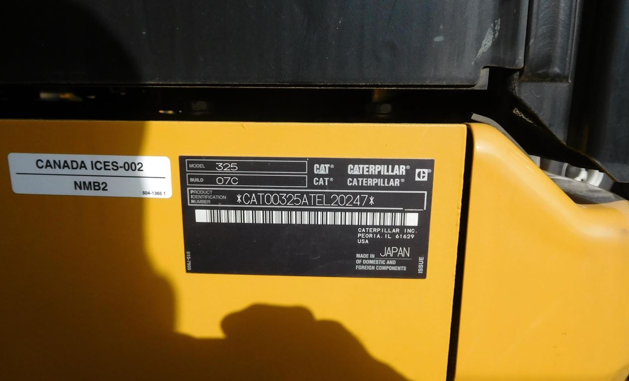 Used 2022 CATERPILLAR 325FL