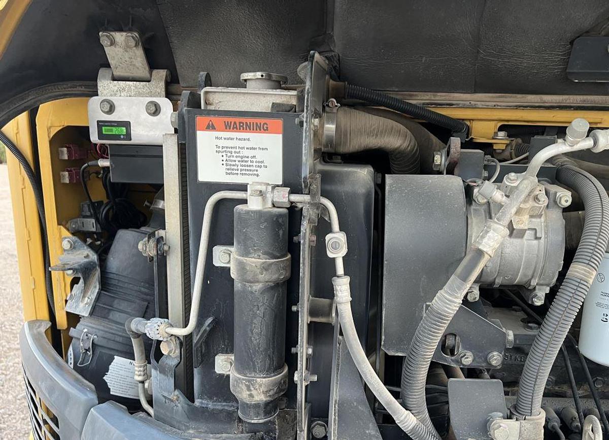 Used 2011 KOMATSU PC88MR-8