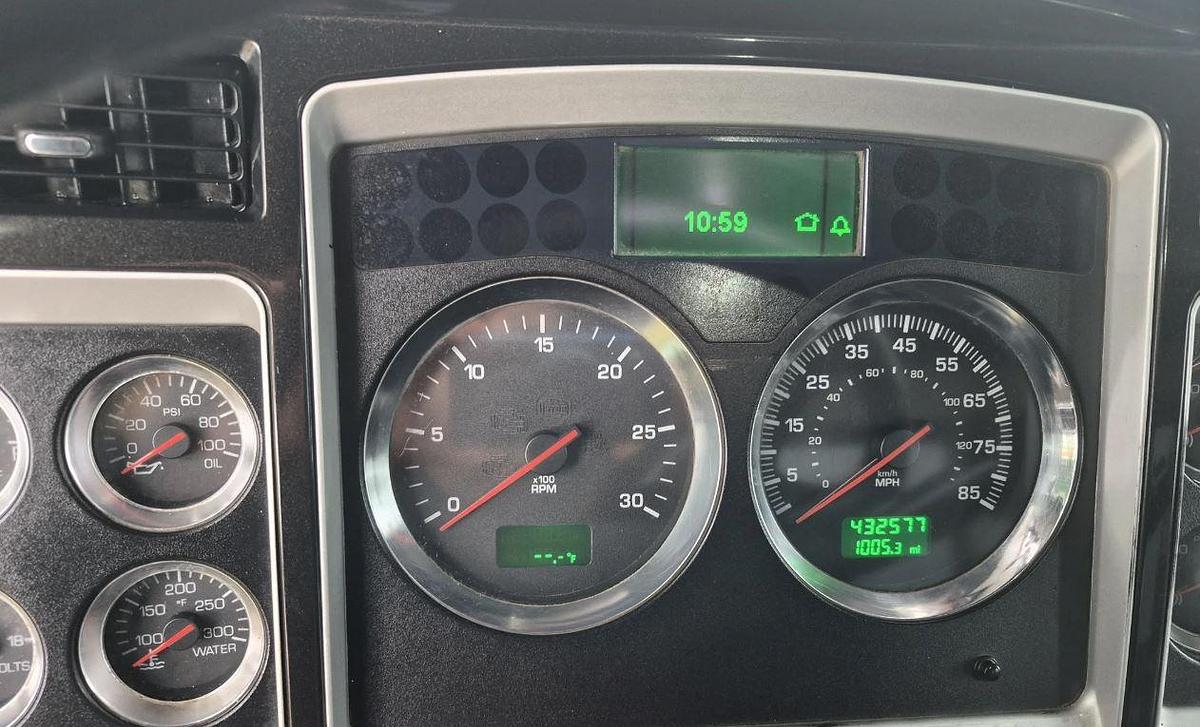 Used 2016 Kenworth T800 Dump Truck