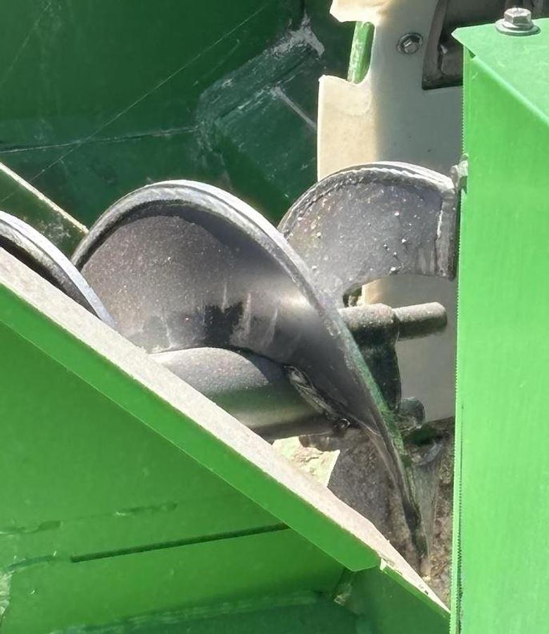 Used 2012 John Deere S670 Combine