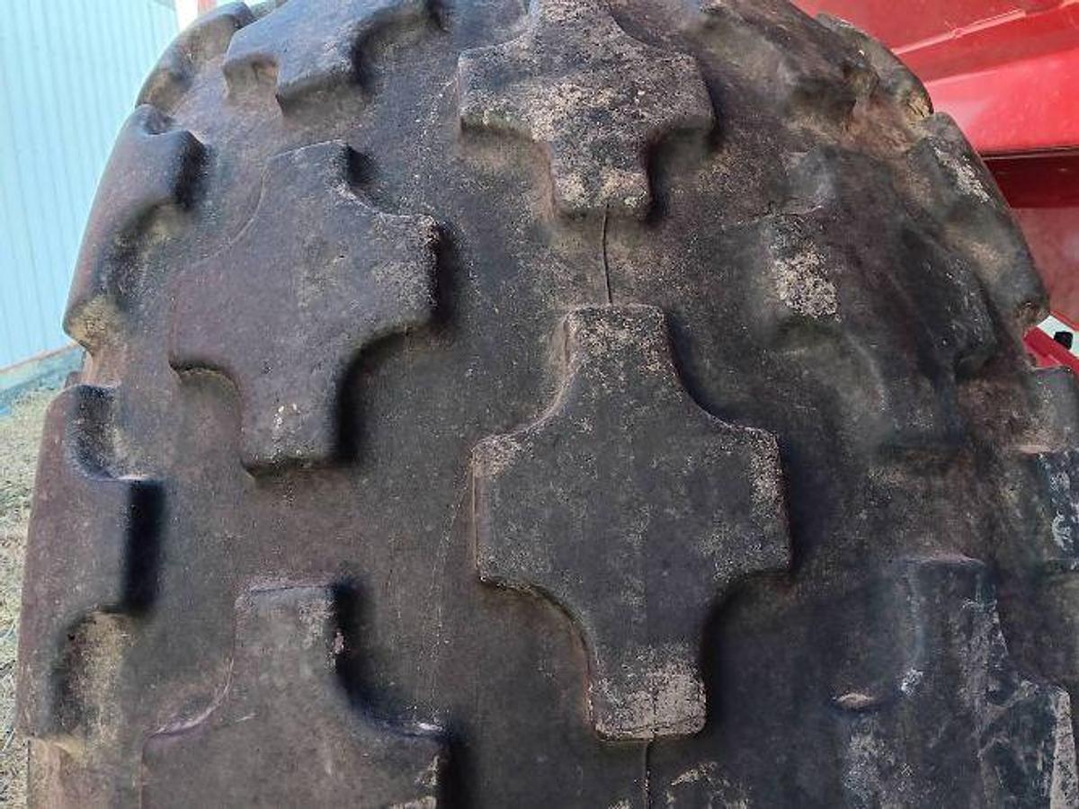 Used 2013 Brent 1082 Grain Cart