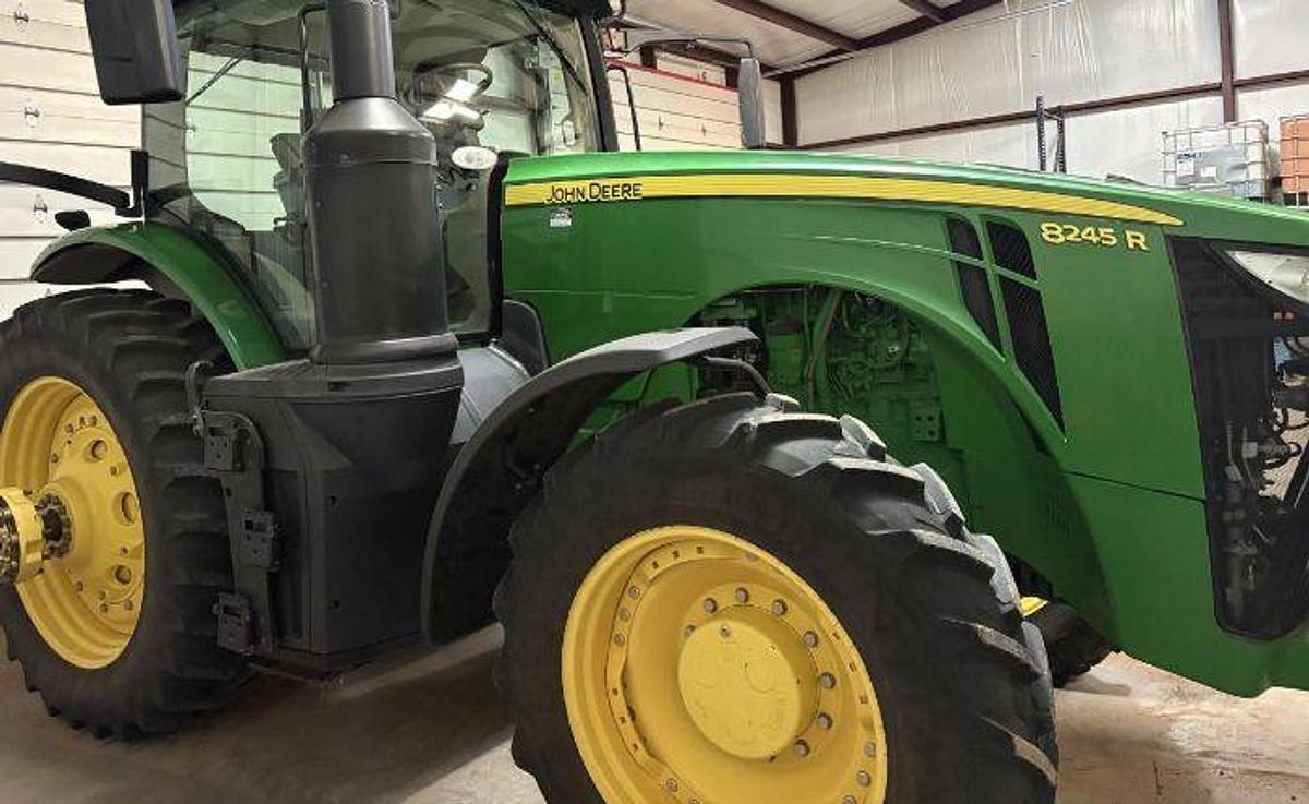 Used 2019 JOHN DEERE 8245R
