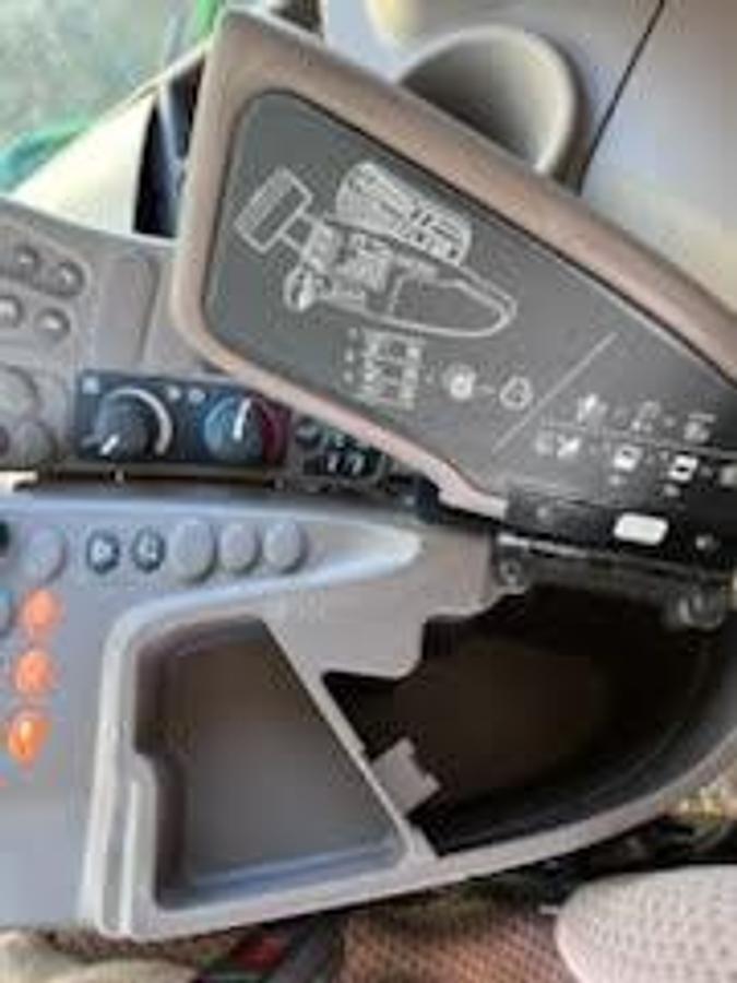 Used 2014 John Deere S670 Combine