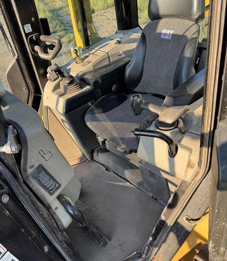 Used 2015 Caterpillar D6N LGP Skid Steer