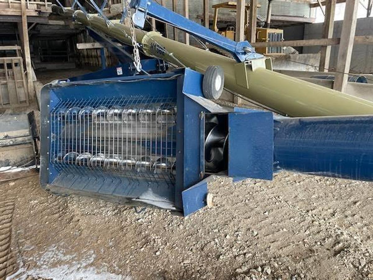 Used 2016 Harvest International H1382 Grain Auger