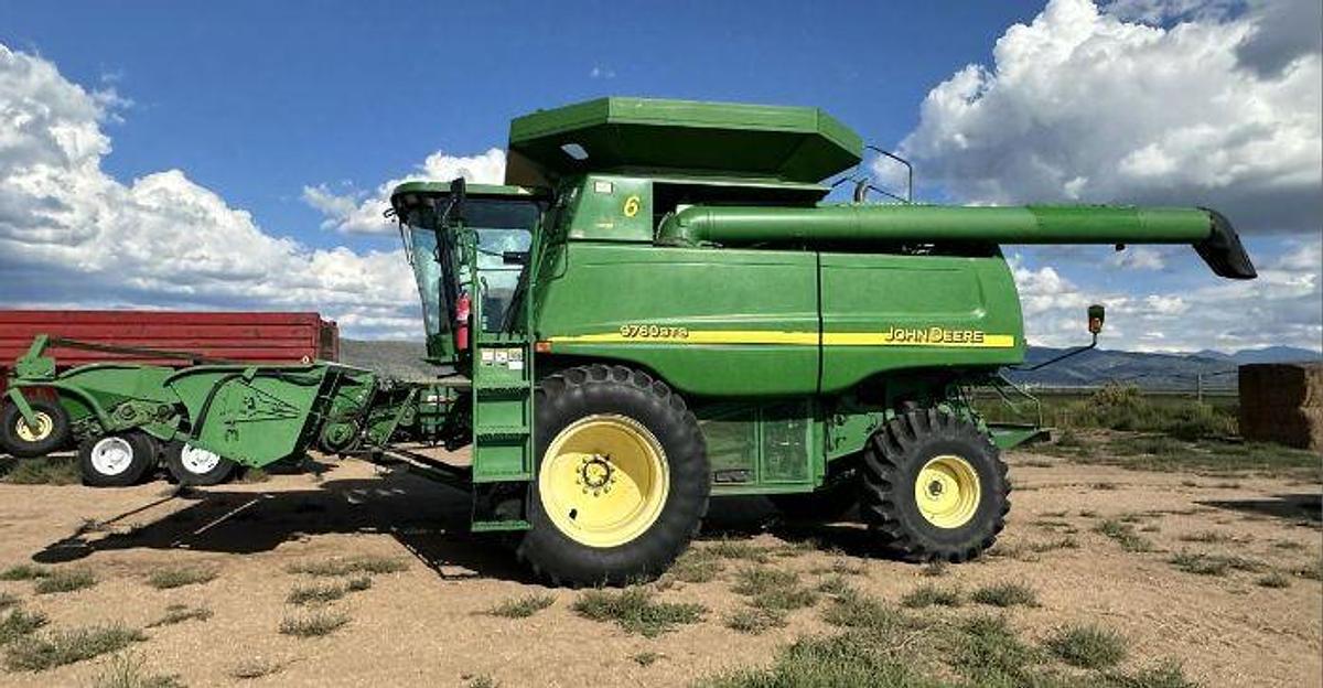 Used 2007 JOHN DEERE 9760 STS