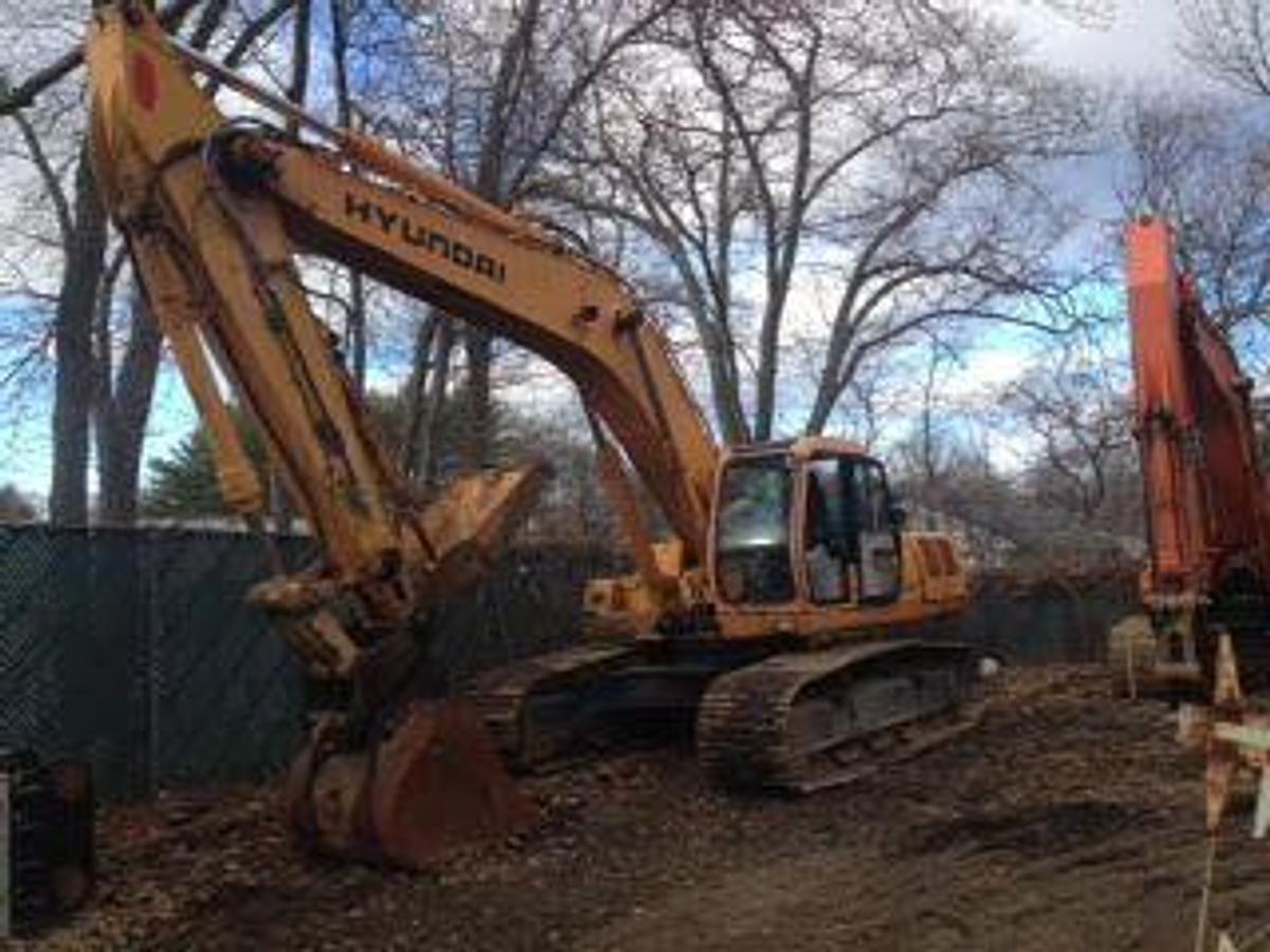 Used 1999 Hyundai 320 LC-3