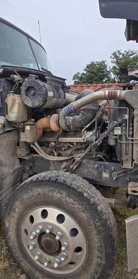 Used 2001 Mack CH613
