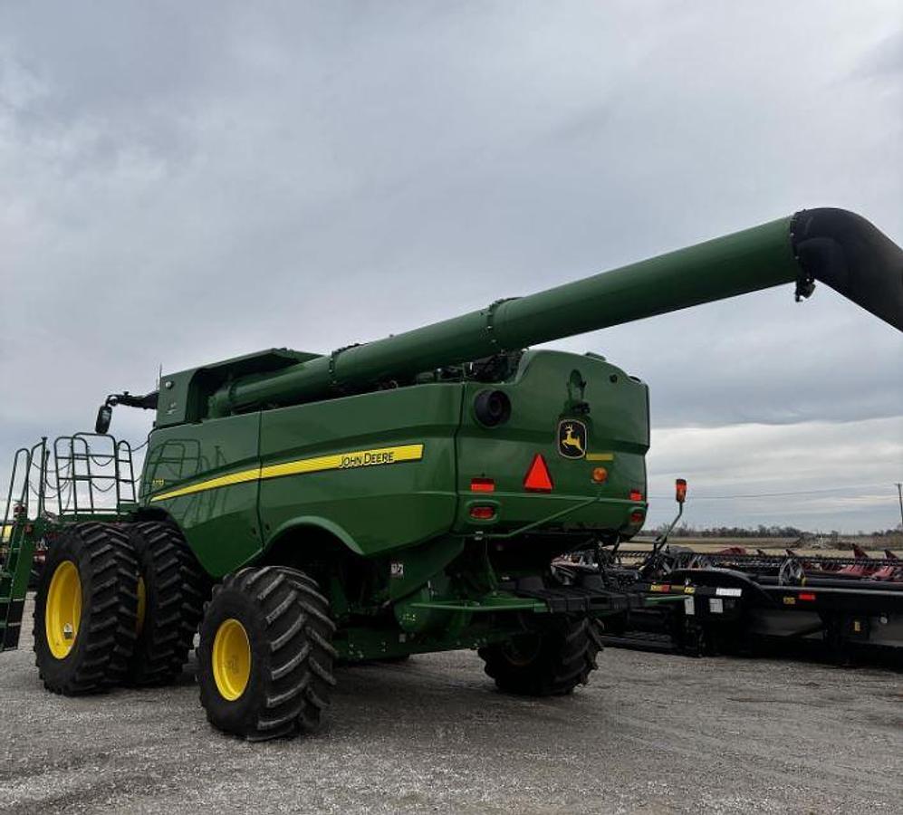 Used 2022 John Deere S770 Combine