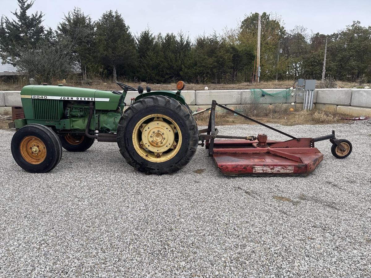 Used 1977 JOHN DEERE 2040