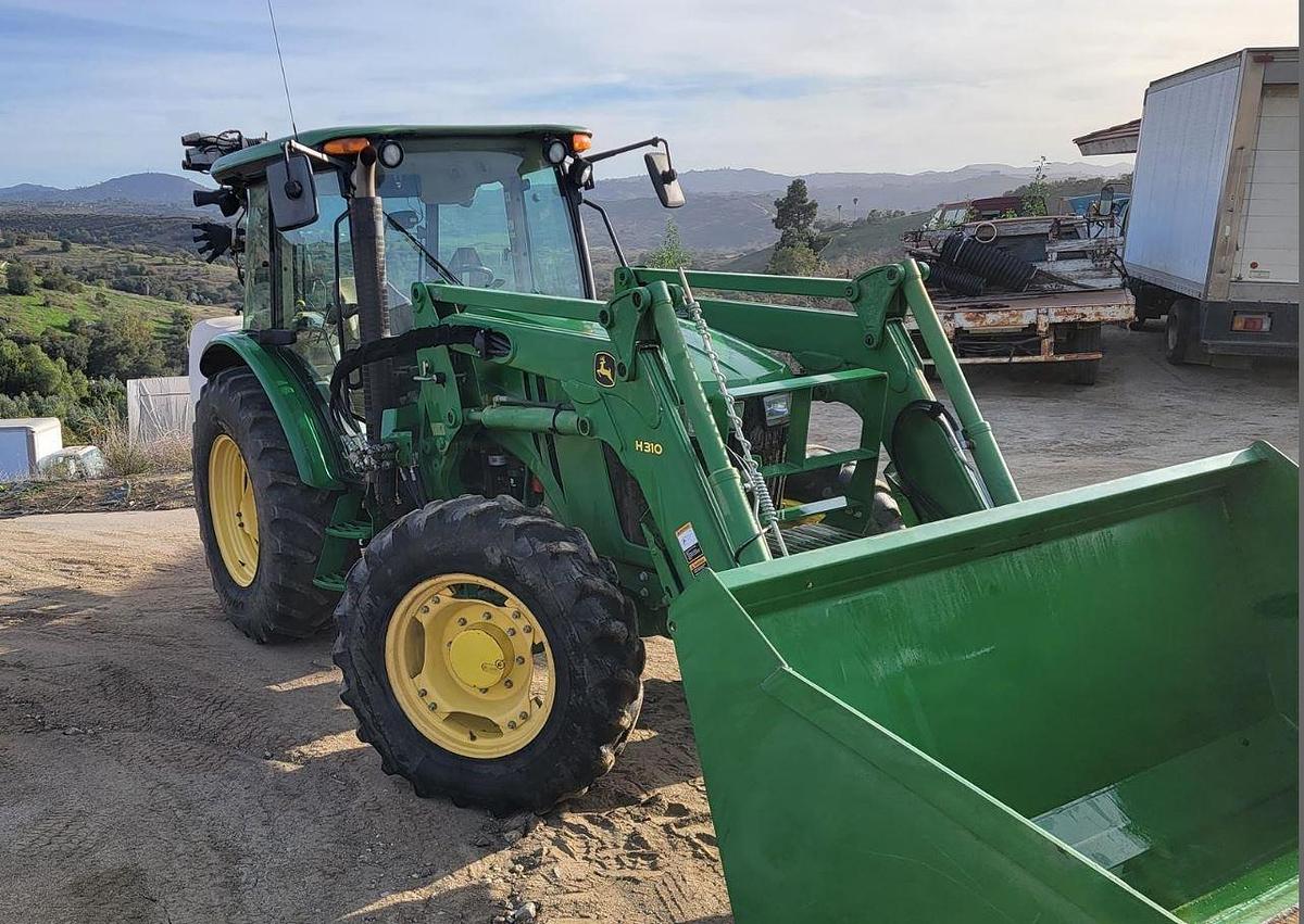 Used 2013 John Deere 5100M