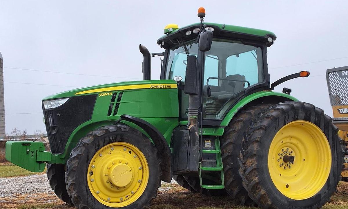 Used 2011 John Deere 7260R Tractor