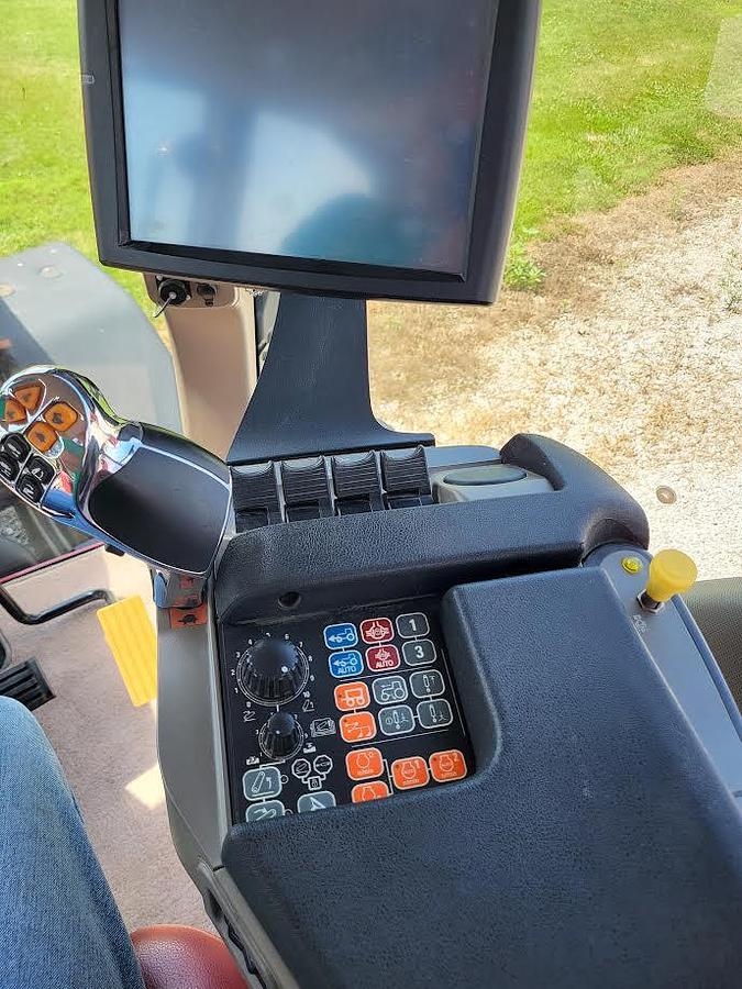 Used 2013 CASE IH MAGNUM 235 Tractor