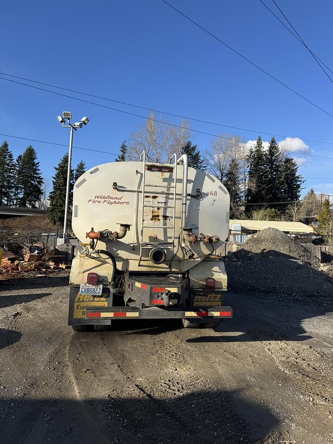 Used 1999 Freightliner Water Truck