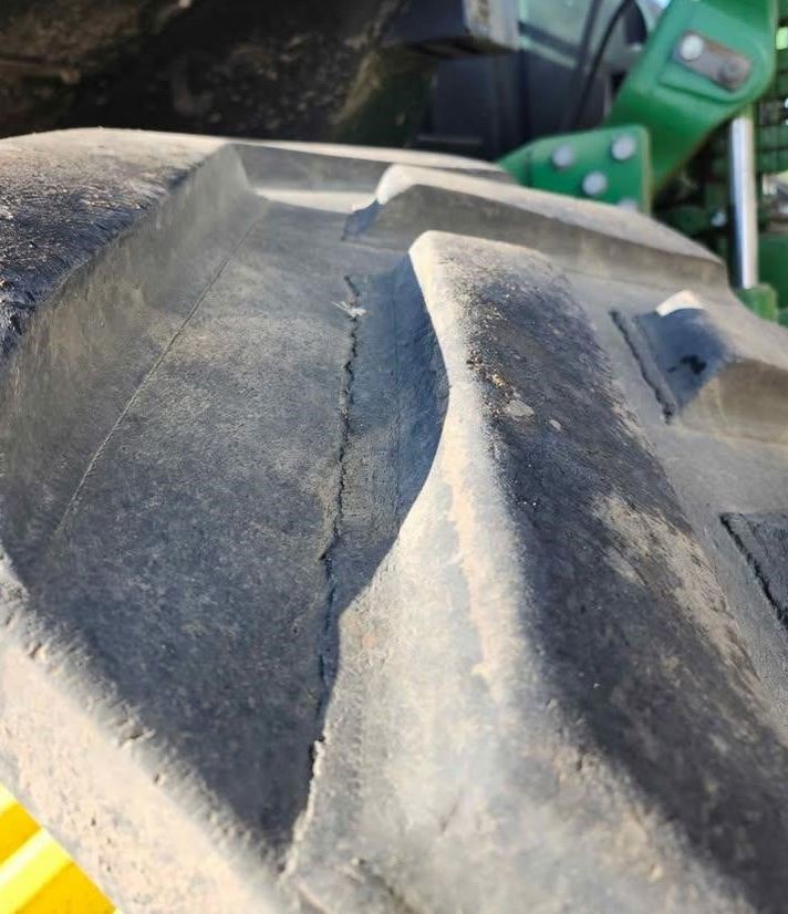 Used 2015 JOHN DEERE 9520RT Tractor