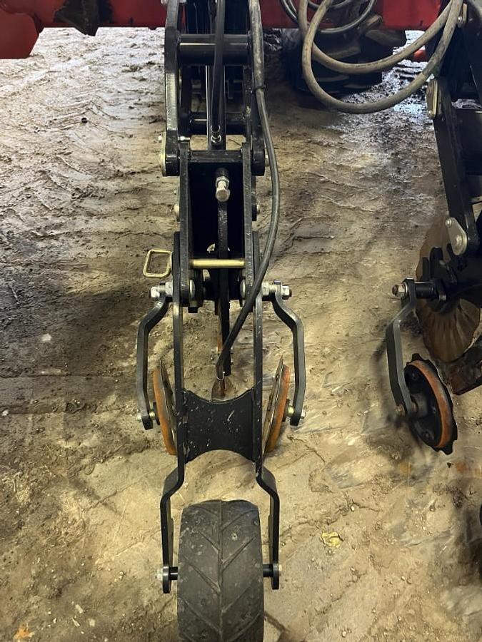 Used 2012 CUSTOM MADE 30 Anhydrous Fertilizer Applicator