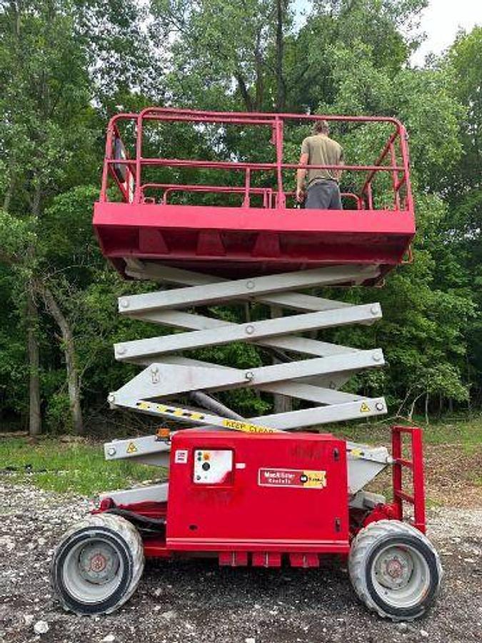 Used 2008 MEC 3772 ES Scissor Lift