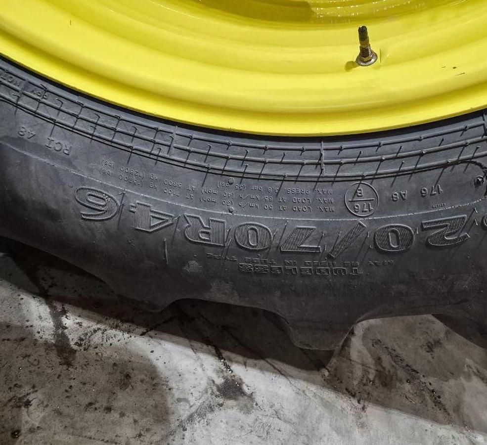 Used 2009 JOHN DEERE 8530 Tractor