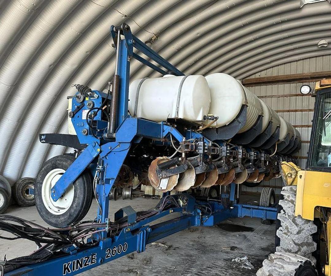 Used 1999 Kinze 2600
