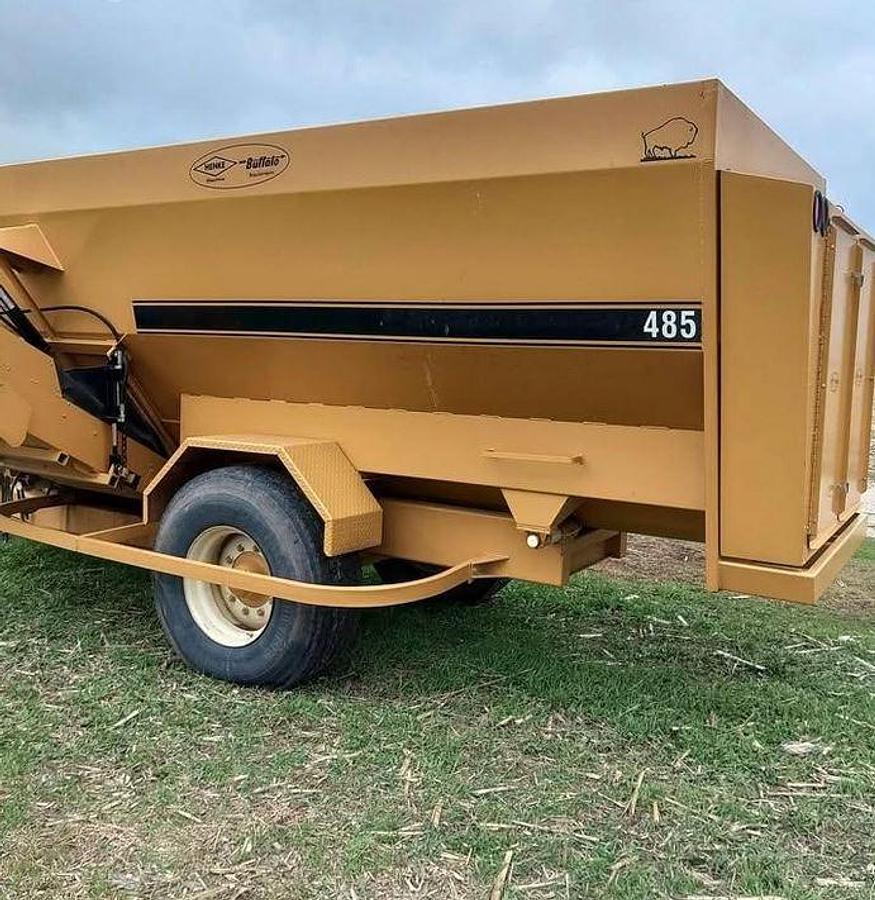 Used 2020 BUFFALO 485 Feed Wagon
