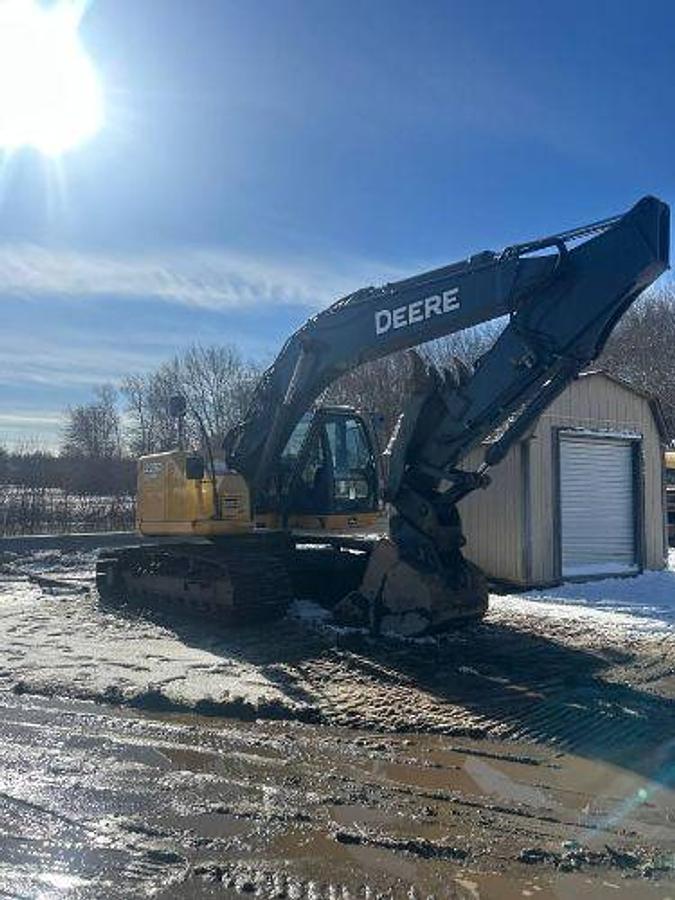 Used 2013 JOHN DEERE 225DLC