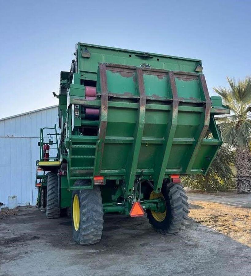 Used 2011 JOHN DEERE 7760 Harvester