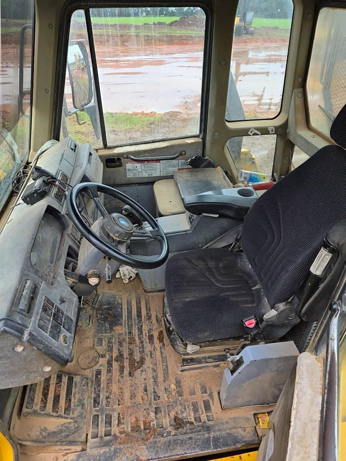 Used 2004 Komatsu HM300