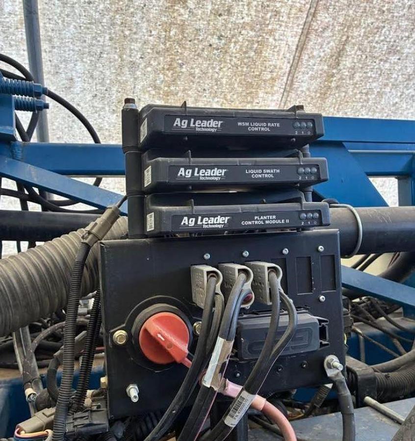 Used 2022 Kinze 2600 Rebuild