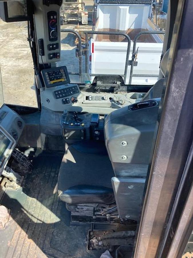Used 2016 CATERPILLAR 988K