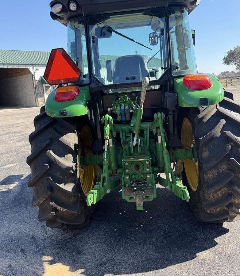 Used 2022 JOHN DEERE 5100M