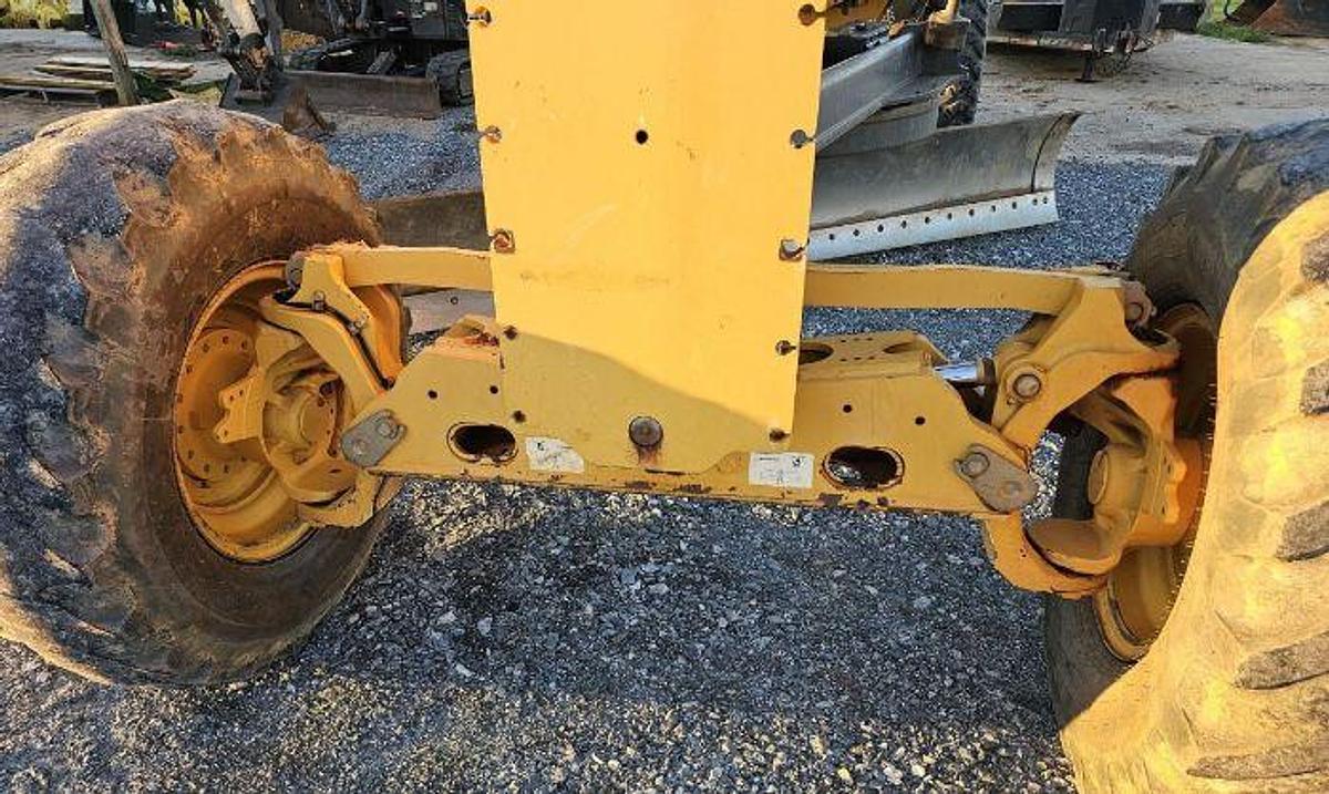 Used 2016 JOHN DEERE 670G