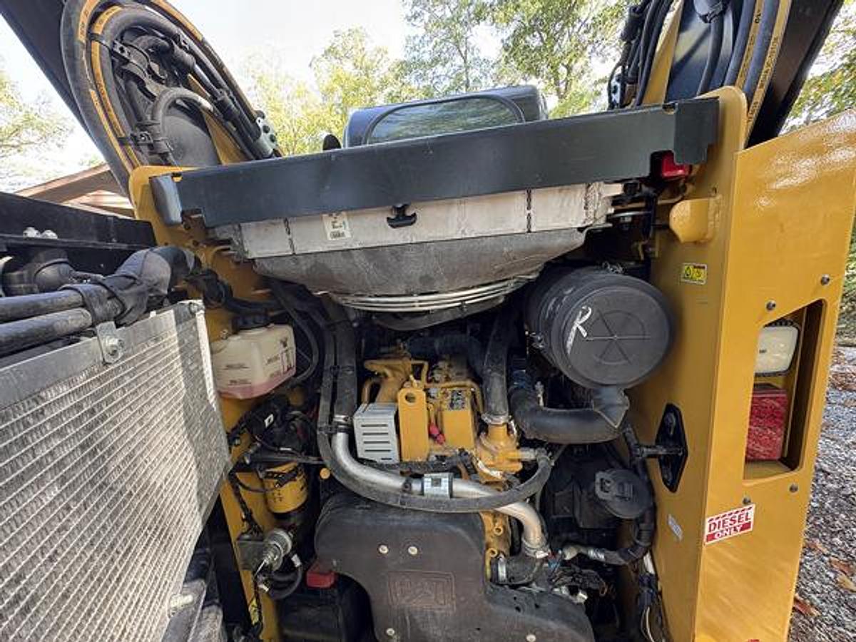 Used 2023 Caterpillar 289D3