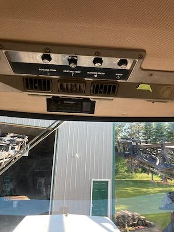 Used 1998 Willmar Eagle 8400 Sprayer