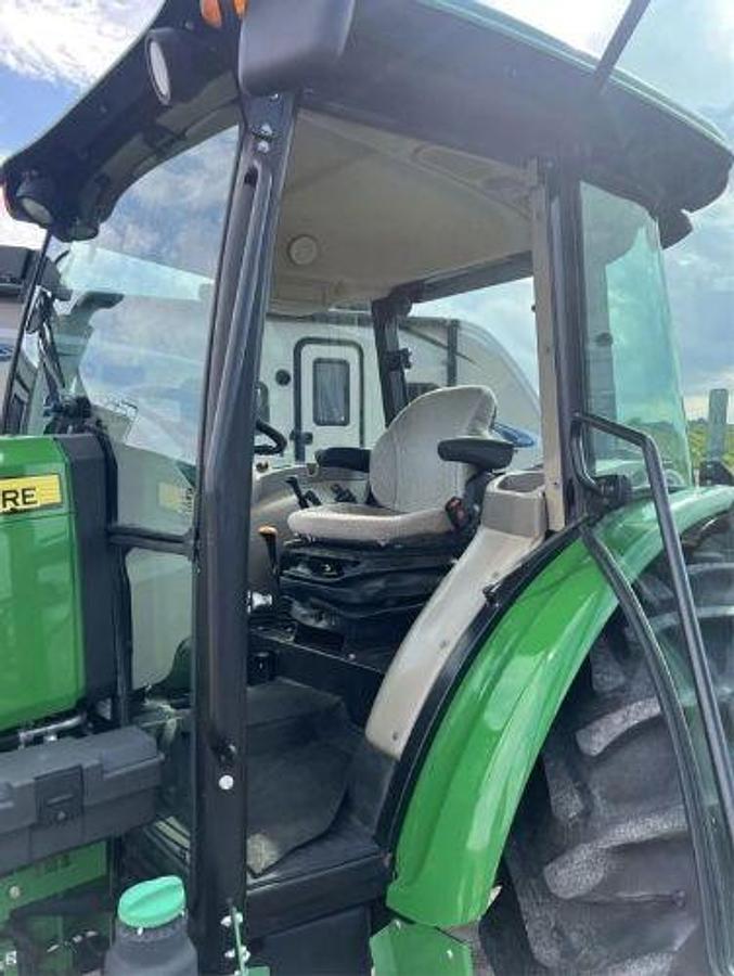 Used 2018 JOHN DEERE 5075E