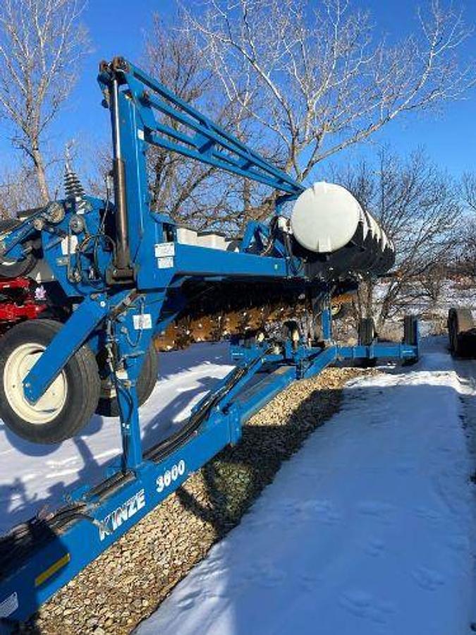 Used 2020 KINZE 3600 Planter