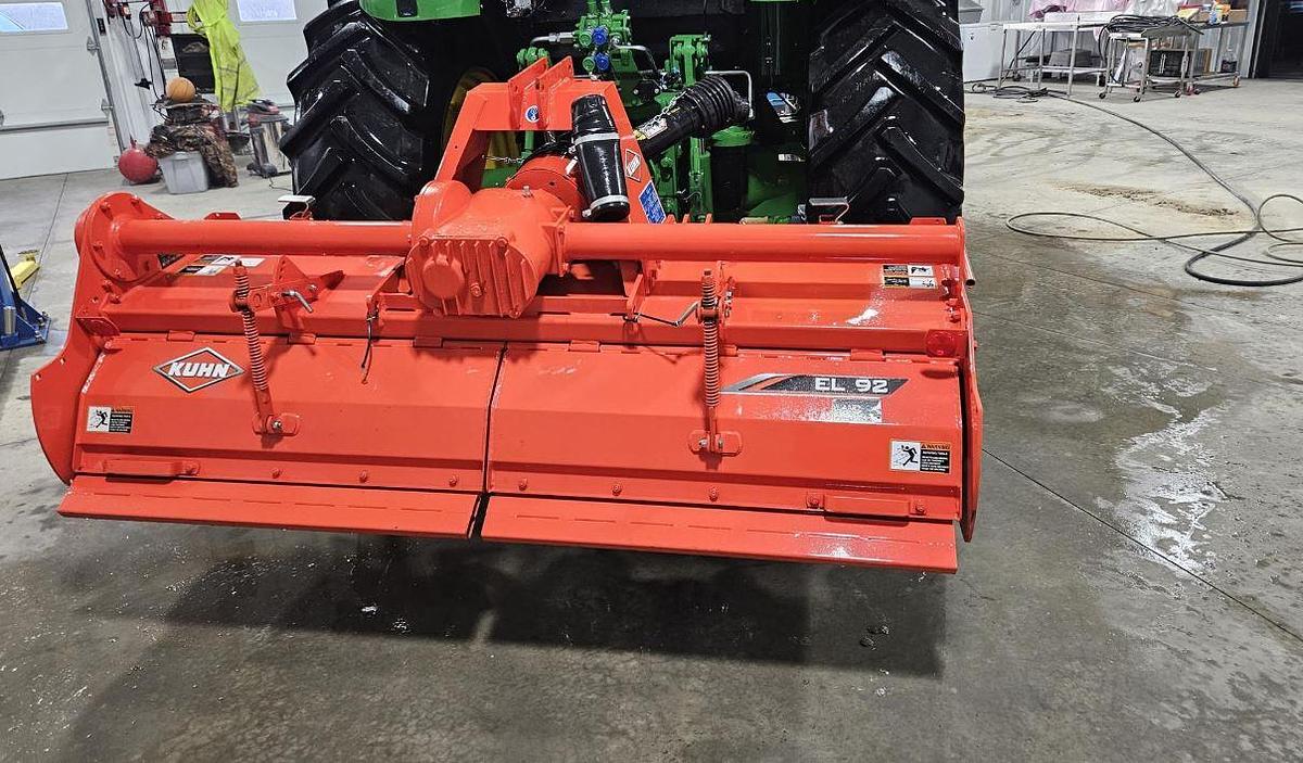 Used 2022 John Deere 6105E