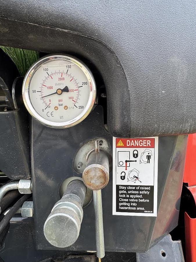 Used Kuhn VB2160 Round Baler