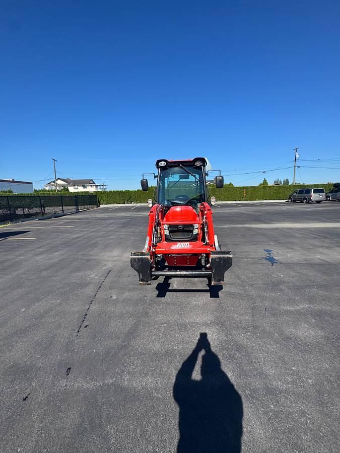 Used 2023 Kioti CK3520SEHST tractor