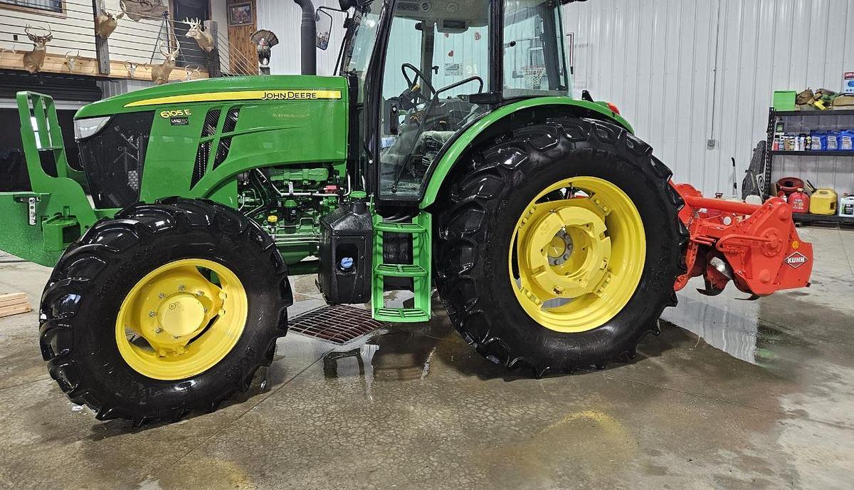 Used 2022 John Deere 6105E