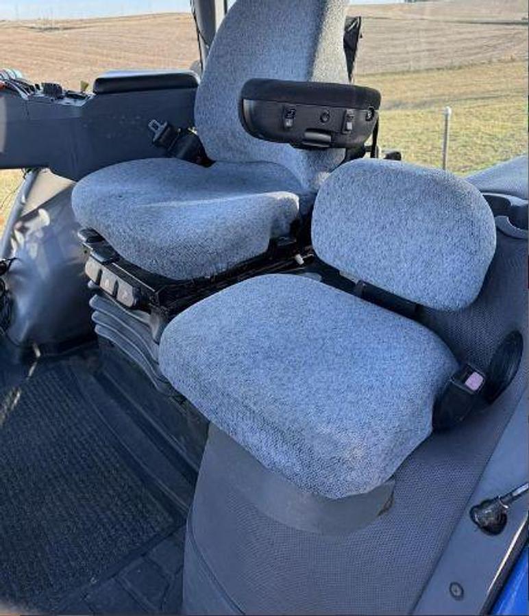 Used 2008 NEW HOLLAND T8050