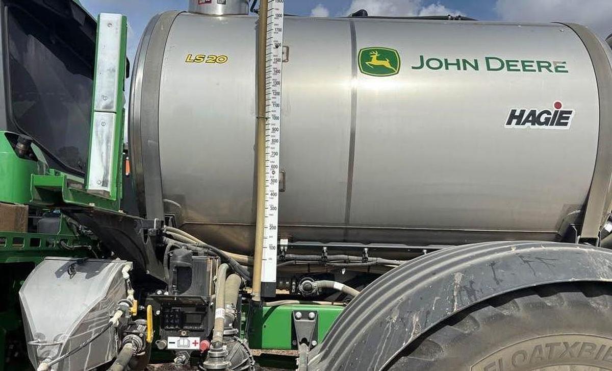 Used 2022 JOHN DEERE 800R
