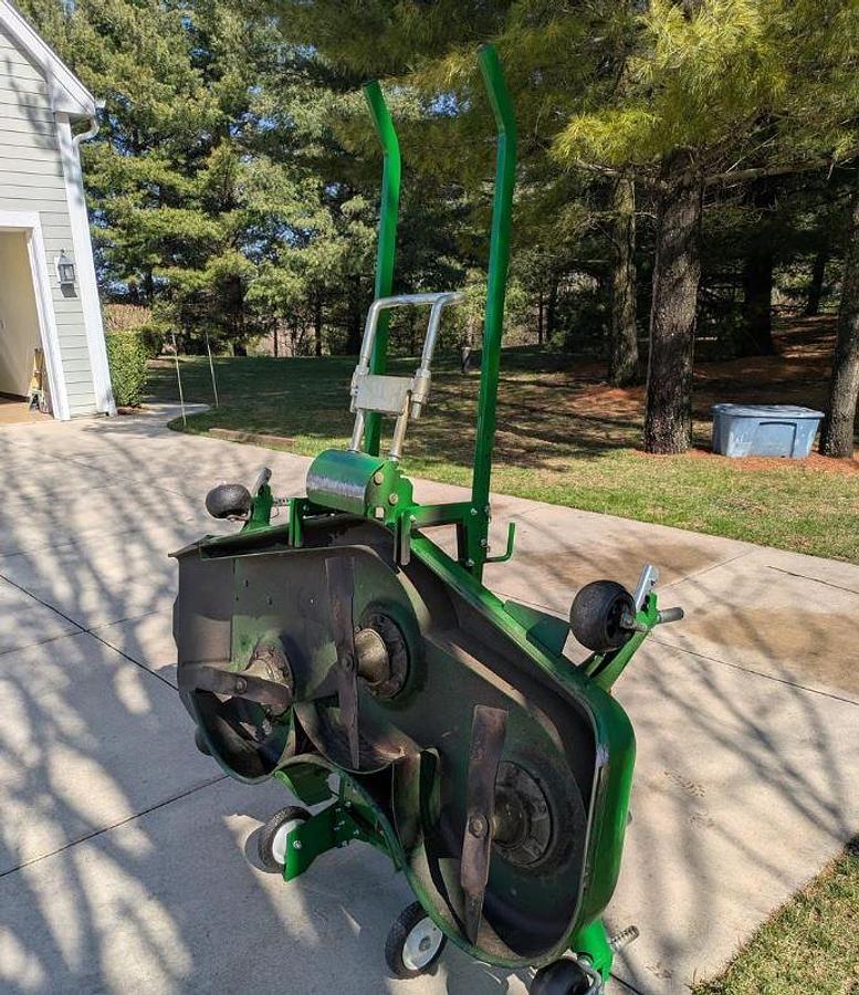 Used 2022 JOHN DEERE 1025R