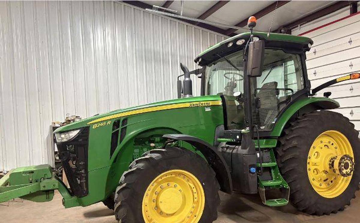 Used 2019 JOHN DEERE 8245R