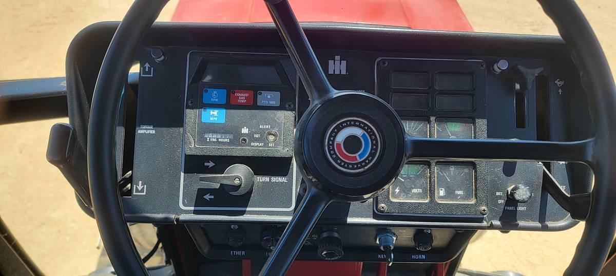 Used 1976 International 1586 Tractor