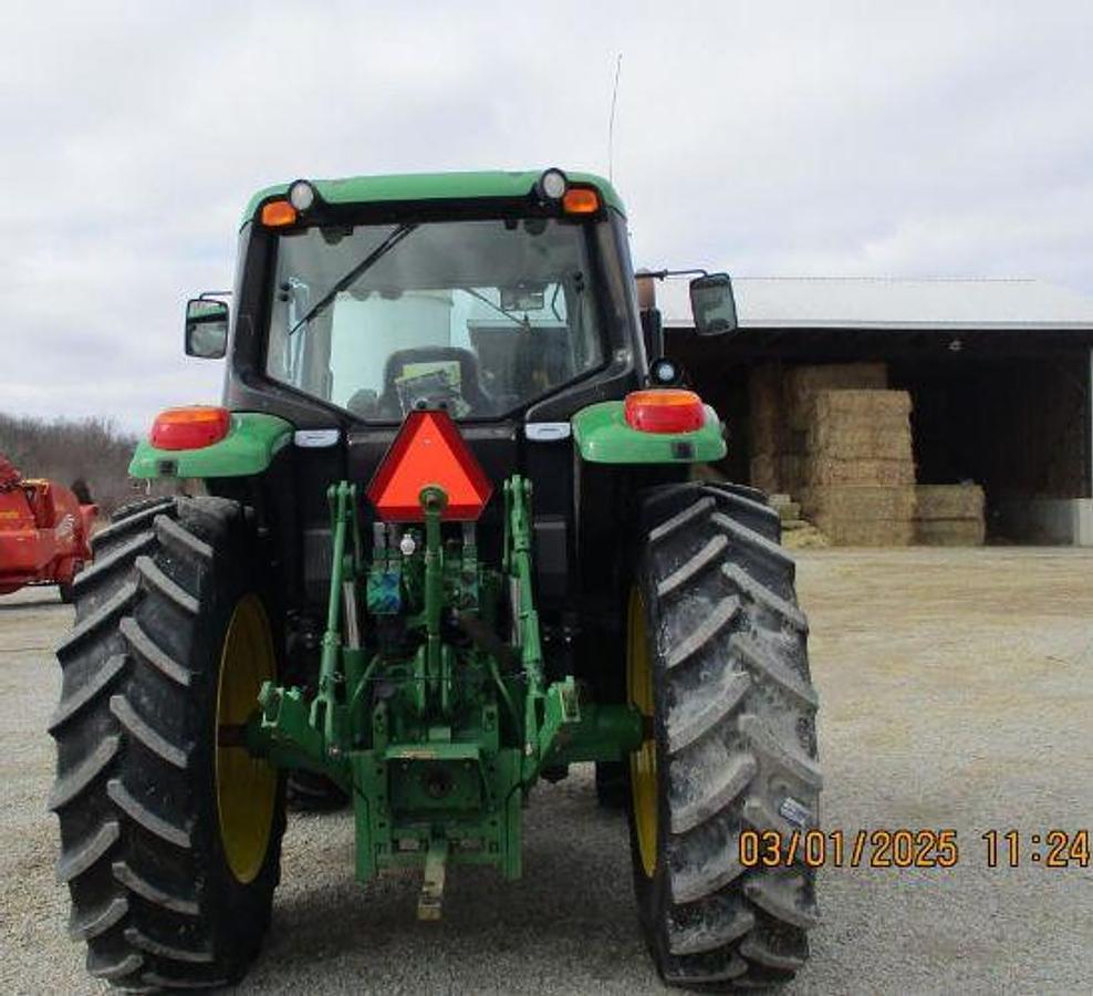 Used 2017 JOHN DEERE 6110M