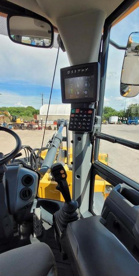 Used 2019 Deere 544L