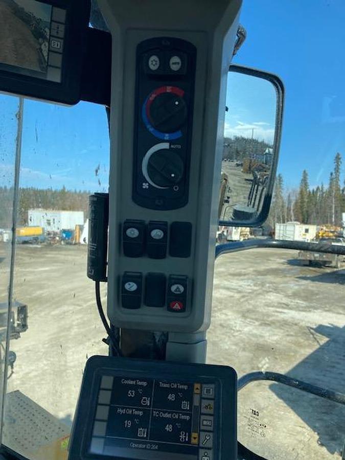 Used 2016 CATERPILLAR 988K