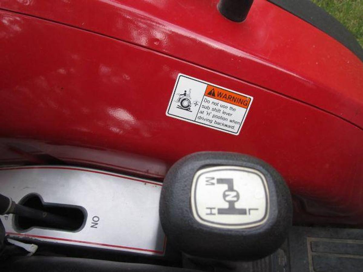 Used 2005 Mahindra 3510 with Loader