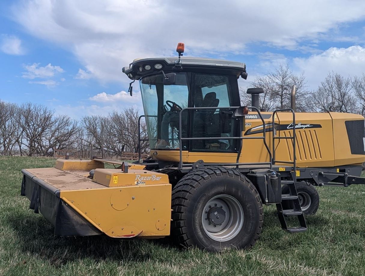 Used 2015 Challenger WR9860 Self-Propelled Windrower